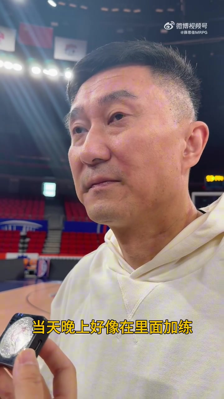 徐杰G1赛后加练 杜锋：看到徐杰小胡等球员的自我要求 感到很欣慰