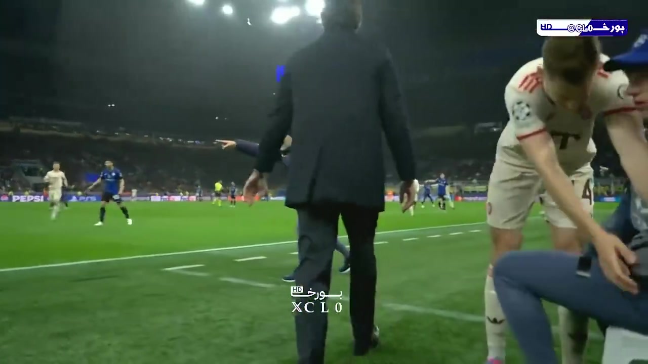 急了😠球童拖延时间被斯坦尼西奇推倒，球员回应：我当时有点蠢