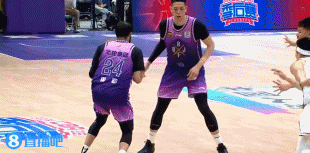 扛起球队!沈梓捷上半场7投7中攻下16分3帽2断 包办球队前12分